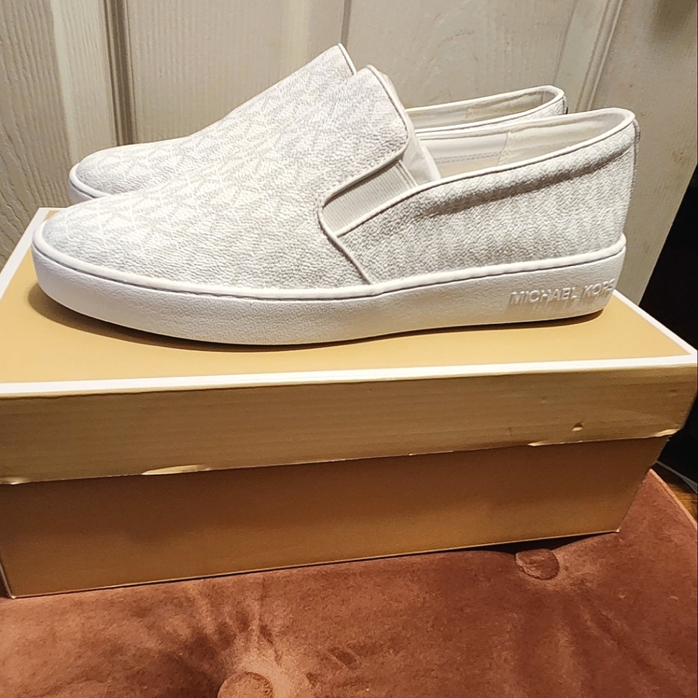 *MICHEAL KORS* Women's Keaton Slip-On Logo Sneakers